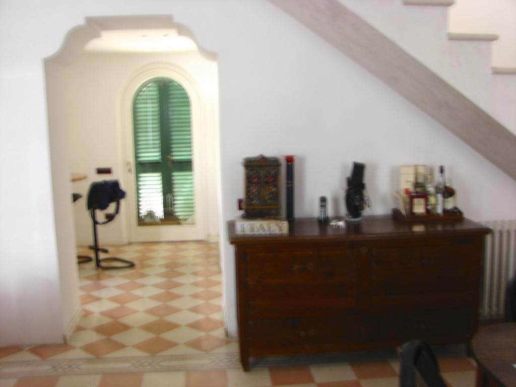 Отель La Casina Delle Fate Нумана Экстерьер фото
